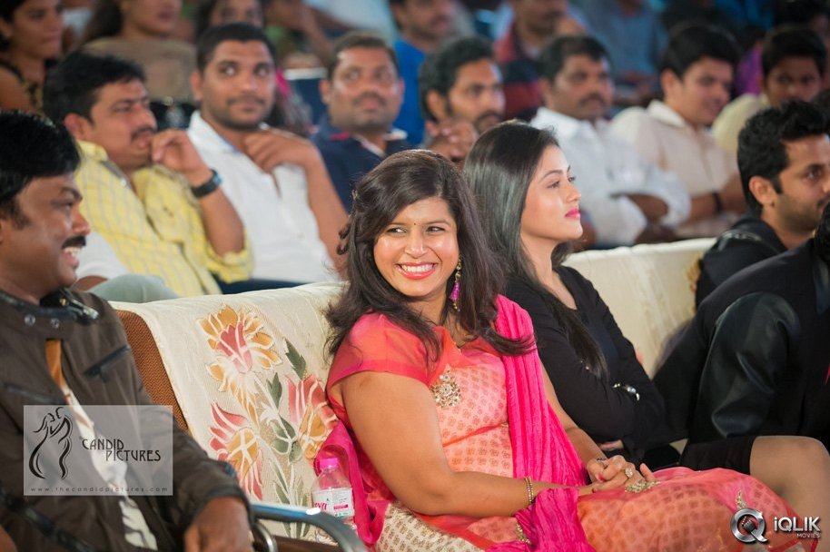 Chinnadana-Neekosam-Movie-Platinum-Disc-Function